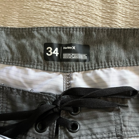 Hurley Mens Board Shorts | Size 34 | Gray, Black, White | Very good condition - Picture 4 of 4